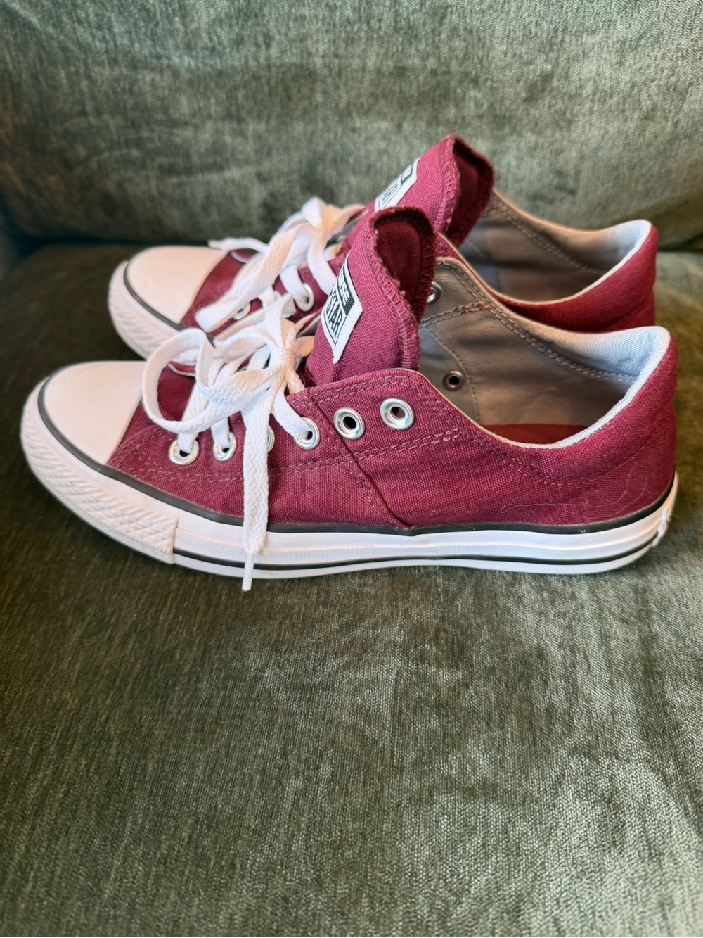 Converse Chuck Taylor Low Top Sneakers - Burgundy - Picture 5 of 6